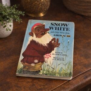 Snow White and Other Stories from Grimm Book